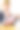 女人把奶瓶给了婴儿图片下载