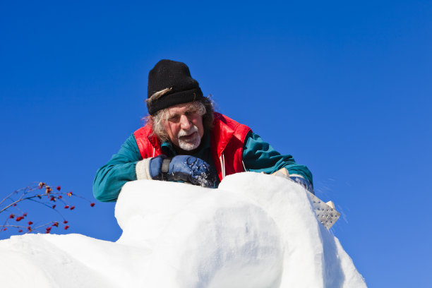 圣维吉里奥雪节，艺术家在工作图片下载