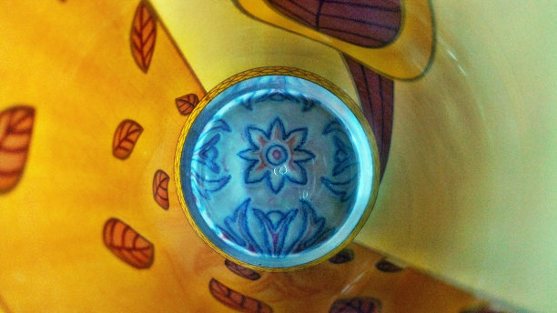 有地面的稠度杯图片下载