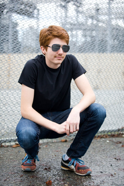 酷年轻人图片下载