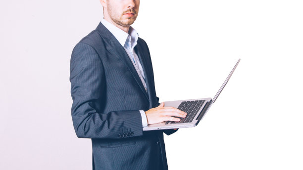 白色背景上带着笔记本的商人图片下载