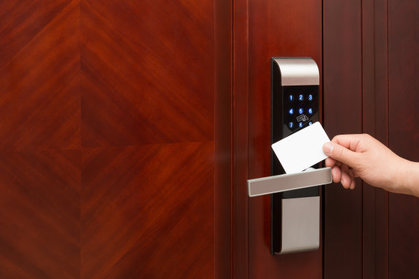 电子门锁开启时采用空白防伪卡，便于添加文字和标识图片下载