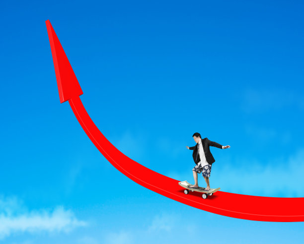 溜冰在成长中的红色箭头在天空的背景图片下载