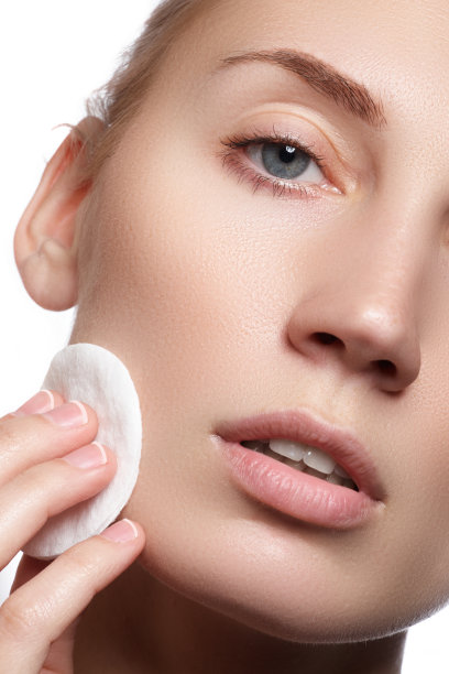 迷人的女人肖像在白色的背景图片下载