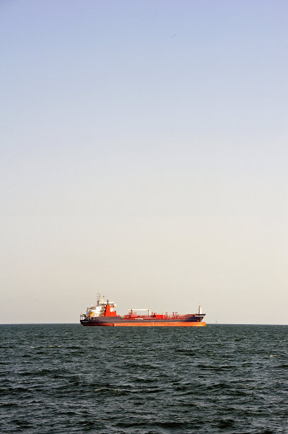 油轮待命图片下载