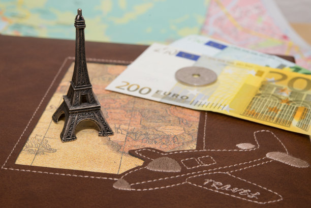 地图上的埃菲尔铁塔图片下载