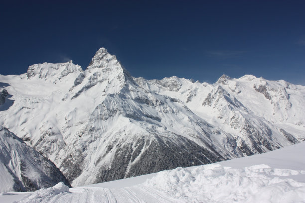 冬天的山图片下载