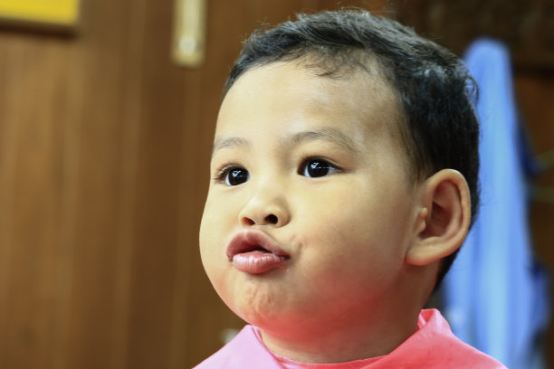 亚洲男孩的爱图片下载