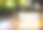 木桌上的木历显示了4月22日，以自然为背景的地球日素材图片