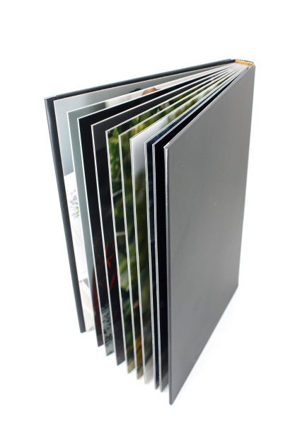 黑色相册孤立在白色上图片下载