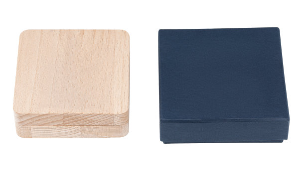 礼品盒白色背景图片下载