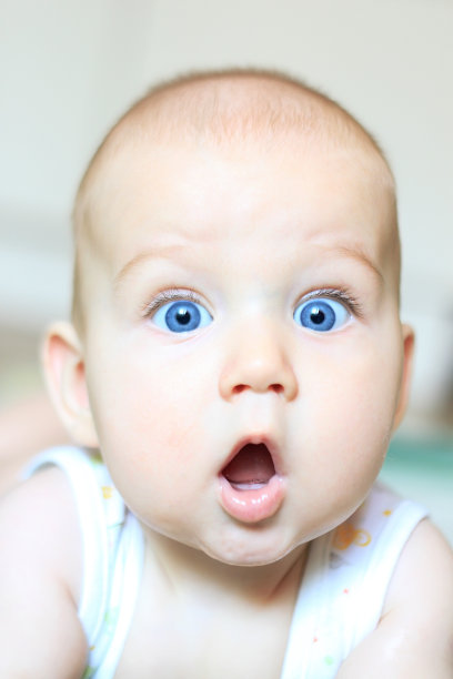 蓝眼睛的宝贝图片下载