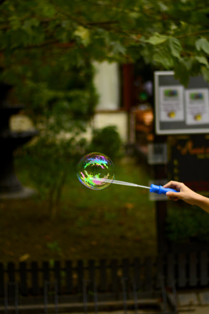 浮动的肥皂泡图片下载
