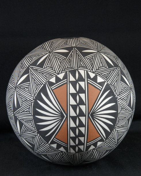 黑色背景下的静物图片下载