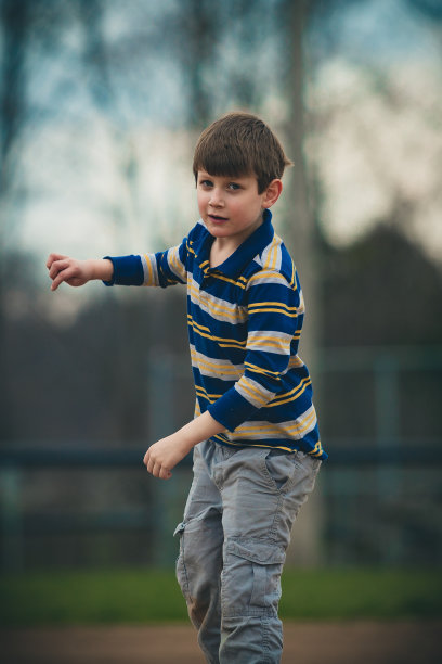 Austistic男孩假装图片下载