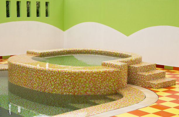 热水浴缸图片下载