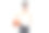 兴高采烈的高年级学生，穿着嘻哈服装，拿着篮球图片下载