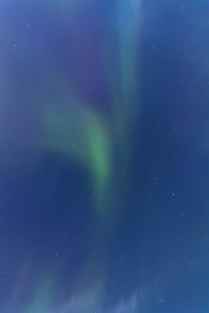 冰岛微妙而真实的北极光图片下载