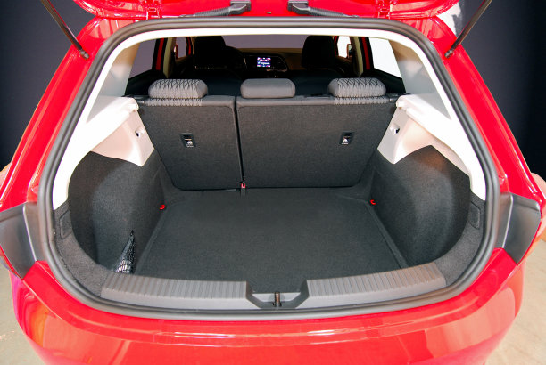 空的汽车后备箱图片下载