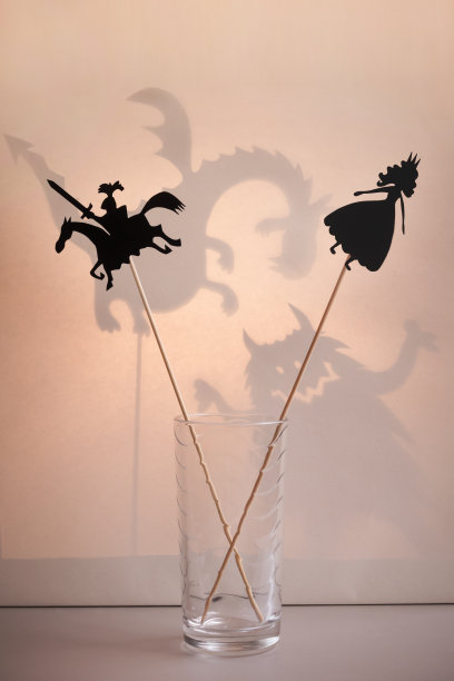 玻璃里的皮影图片下载