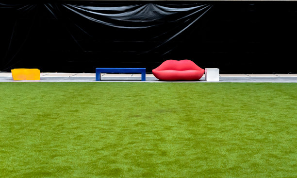 一些非常不寻常的家具图片下载