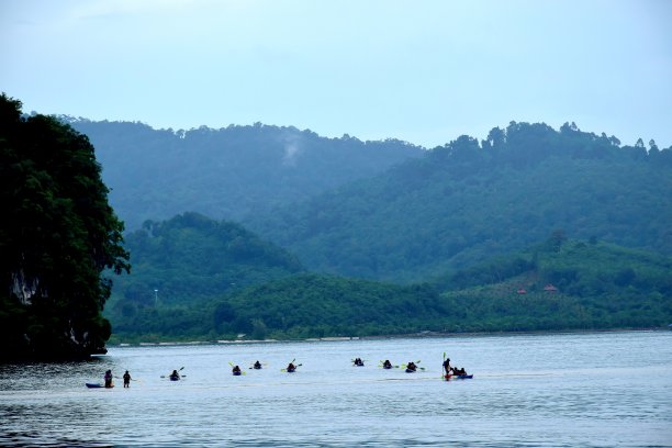 泰国甲米kohyaohomestay的皮艇和船只运输图片下载
