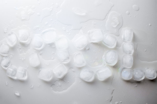 用真正的冰块做的词很酷。图片下载