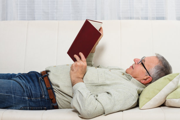 长者读书图片下载