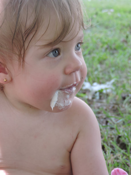 霜脸女婴图片下载