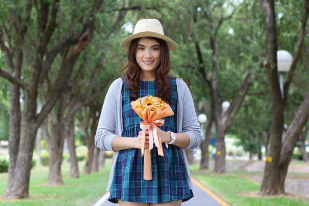 亚洲女人图片下载