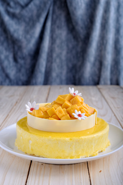芒果慕斯蛋糕图片下载
