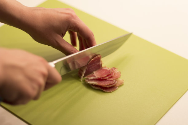 切割smokedry肉。图片下载