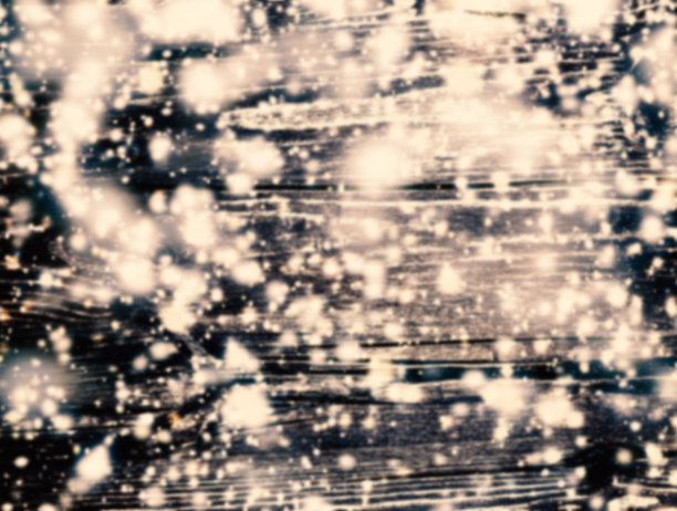 冬天的背景与雪花的木材纹理。老木图片下载