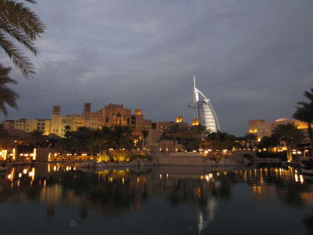 迪拜阿拉伯塔酒店夜景图片下载