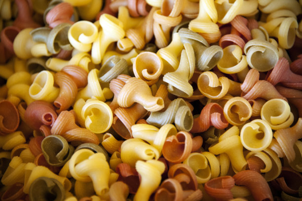 色彩缤纷的面食混合背景图片下载