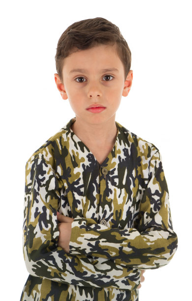 穿着军装的可爱小男孩图片下载