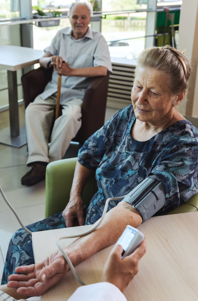 测量血压。图片下载