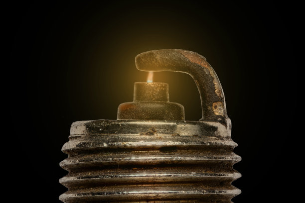 极端放大-火花塞点火图片下载