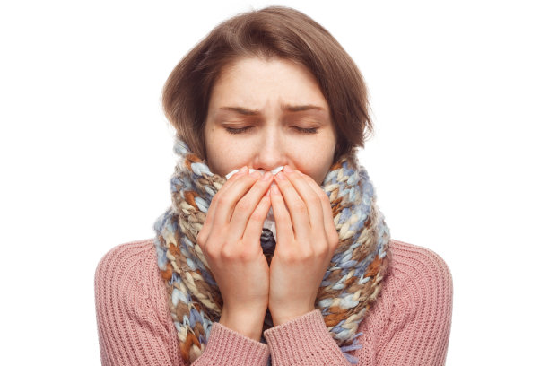 白色背景上的年轻生病的女人图片下载