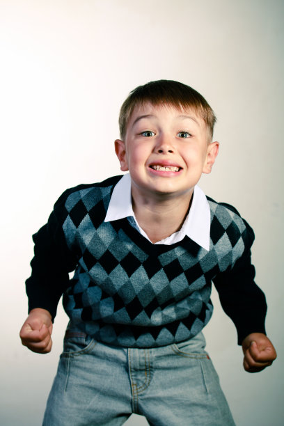 表达情绪反应的孩子图片下载