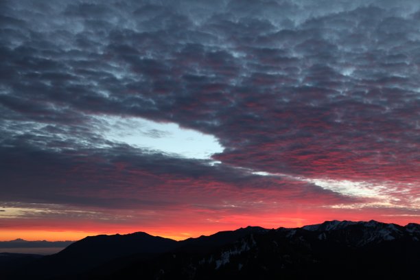 来自飓风脊的冬季日出图片下载