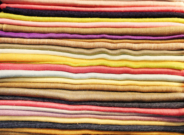 折叠围巾和织物背景图片下载