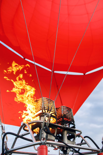 一个正在运行的热气球燃烧器图片下载