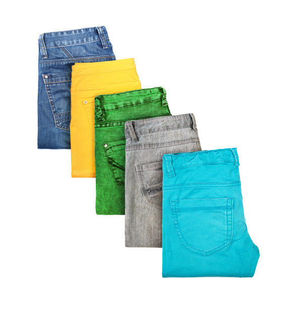 在白色背景上孤立的新折叠牛仔裤集合图片下载