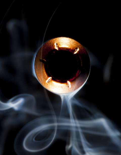 烟雾缭绕的子弹图片下载