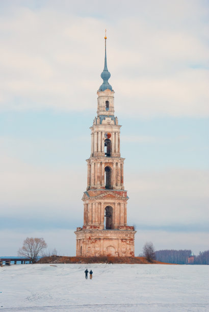 Kalyazin被洪水淹没的钟楼图片下载