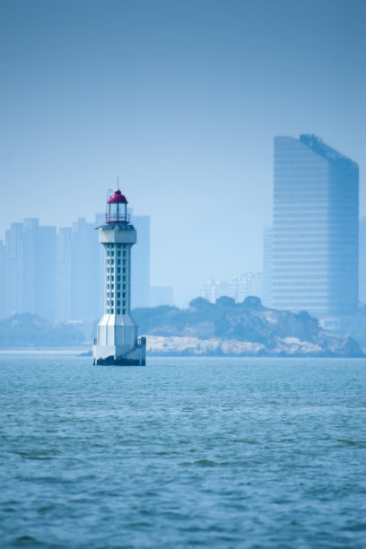 灯塔及高层建筑图片下载
