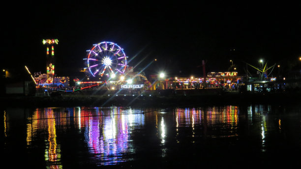 公平的晚上图片下载