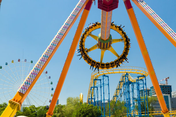 操场上的设备图片下载