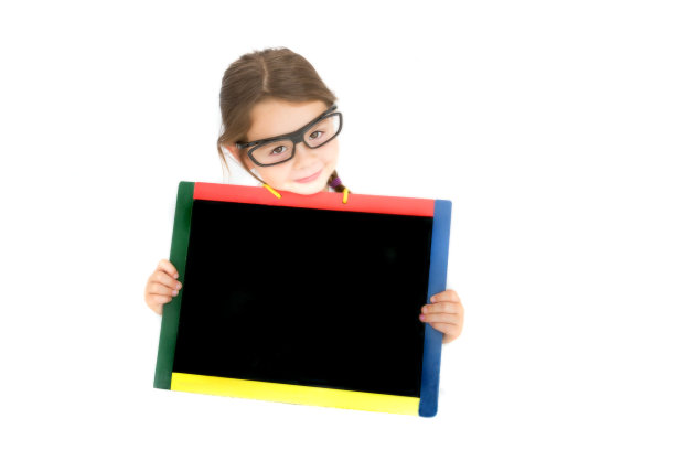 拿着黑板的孩子图片下载